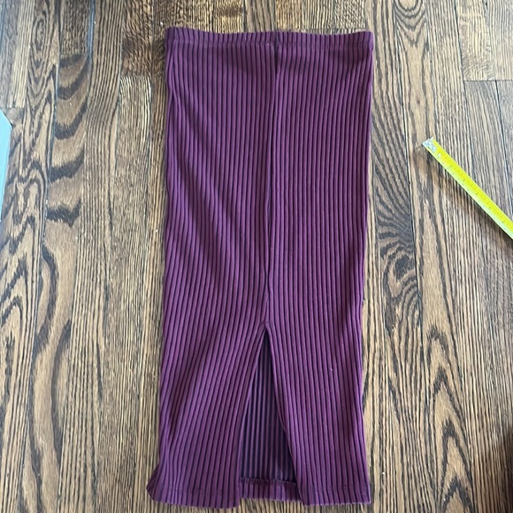 Lily White Wine Ribbed Elastic Waist Stretch Knit Pull on Midi Skirt - Picture 3 of 7